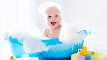 Cura del bebè + Salute + suggerimenti per il bagnetto
