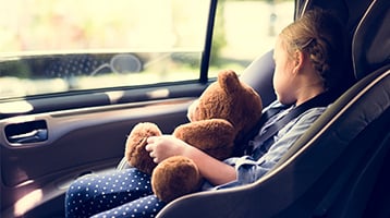 Genitori + sicurezza del bambino in auto