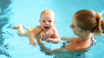 Sicurezza del Bambino + imparare a nuotare + acquaticità